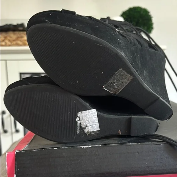 Black Lace-Up Wedge Sandals - Picture 7 of 7
